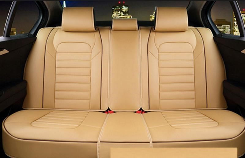 Bọc ghế da cho ô tô để tránh bị bám mùi, bong nứt trong quá trình sử dụng.